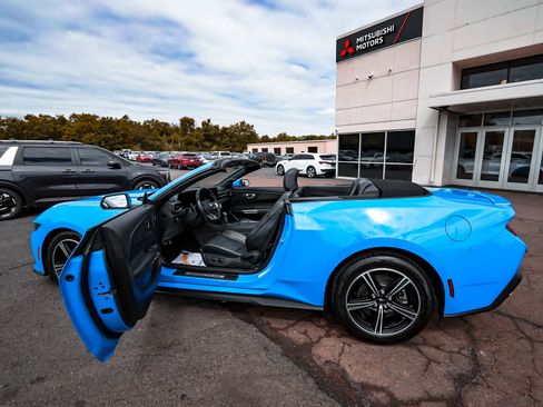 Used 2025 Ford Mustang Premium RWD image 50