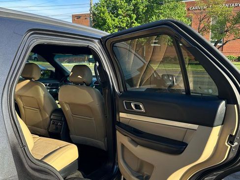 Used 2016 Ford Explorer XLT w/ Equipment Group 202A AWD/4WD image 19