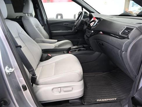 Used 2022 Honda Passport Elite image 11