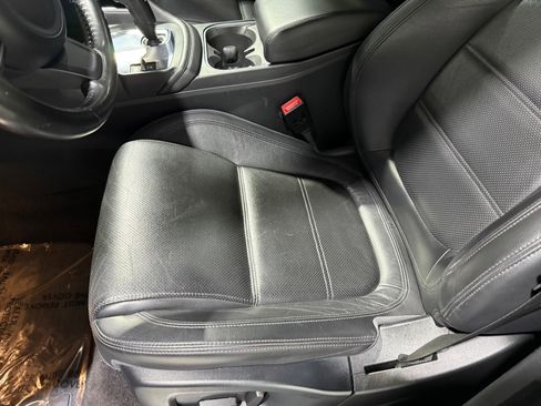 Used 2018 Jaguar E-PACE S AWD/4WD image 19