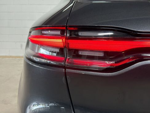 Certified 2026 Porsche Macan AWD/4WD image 11