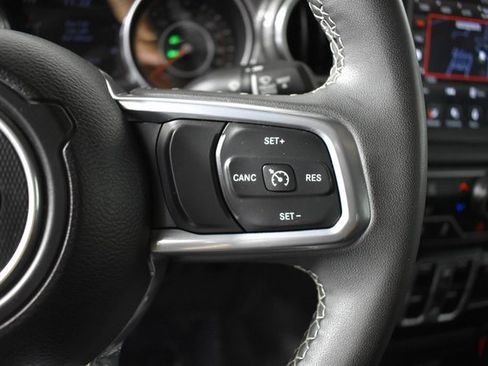 Used 2023 Jeep Gladiator Overland image 14