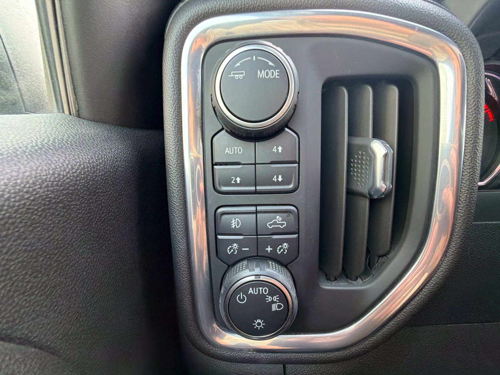 Used 2021 Chevrolet Silverado 1500 LT Trail Boss w/ Convenience Package II AWD/4WD image 15