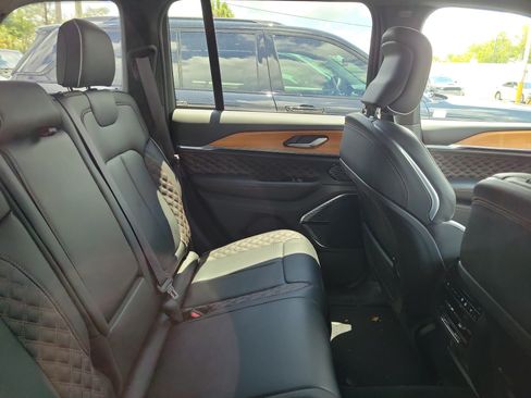Used 2025 Jeep Grand Cherokee Summit AWD/4WD image 10