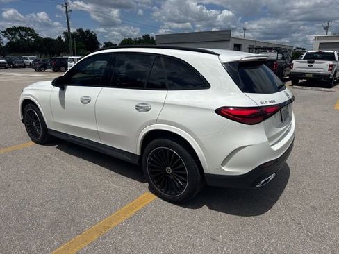 Used 2025 Mercedes-Benz GLC 300 4MATIC image 5