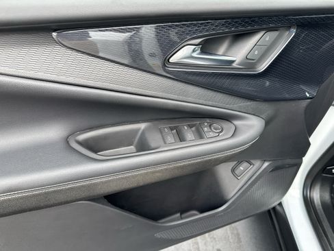 Used 2024 Chevrolet Blazer EV LT AWD/4WD image 18