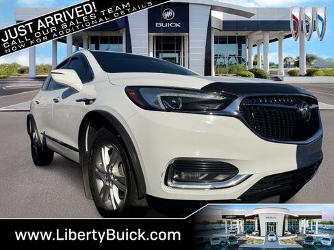 Used 2018 Buick Enclave Essence image 1