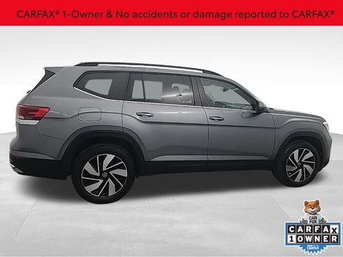Used 2025 Volkswagen Atlas SE image 2
