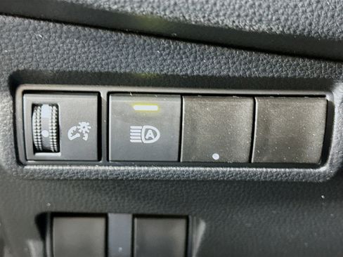 Used 2024 Toyota Corolla Cross LE image 17