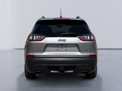 Used 2019 Jeep Cherokee Latitude Plus AWD/4WD image 4
