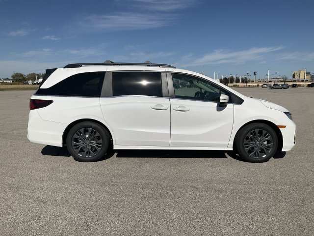 New 2027 Honda Odyssey Touring image 13