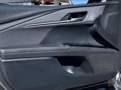 Used 2025 Toyota Camry SE w/ Convenience Package image 21