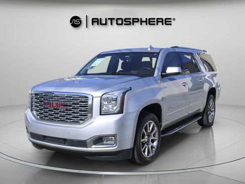 Used 2020 GMC Yukon XL Denali image 4
