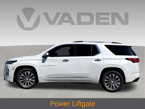 Used 2023 Chevrolet Traverse Premier FWD image 19