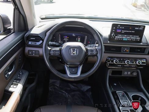 Used 2025 Honda Pilot Elite image 2