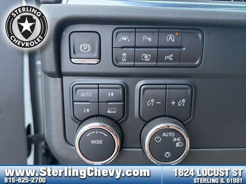 Used 2025 Chevrolet Tahoe LT AWD/4WD image 11
