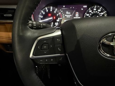 Used 2021 Toyota Highlander Platinum AWD/4WD image 13
