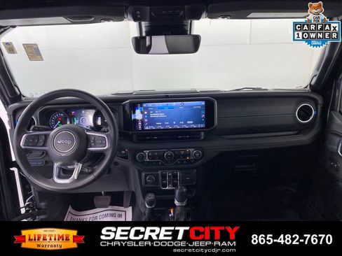 Used 2024 Jeep Wrangler High Altitude AWD/4WD image 28