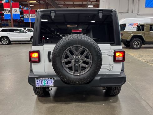 Certified 2025 Jeep Wrangler Unlimited Sport AWD/4WD image 4
