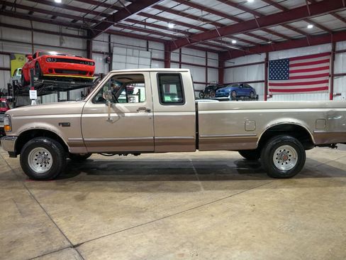 Used 1993 Ford F150 XL AWD/4WD image 4