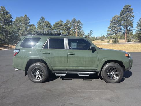Used 2021 Toyota 4Runner Trail Special Edition AWD/4WD image 7