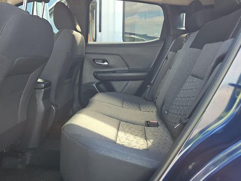 Used 2025 Nissan Kicks SV FWD image 10