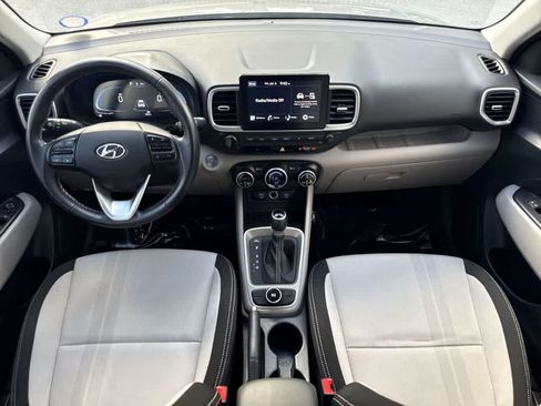 Used 2024 Hyundai Venue SEL FWD image 24