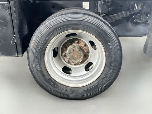 Used 2015 RAM 5500 Tradesman w/ Chrome Appearance Group image 32