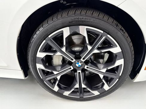Used 2025 BMW 330i Sedan w/ Premium Package RWD image 31