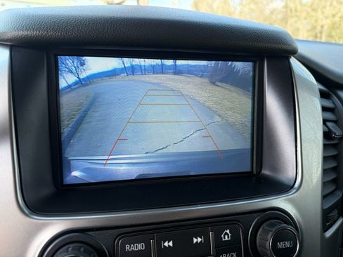 Used 2018 Chevrolet Suburban LT image 25