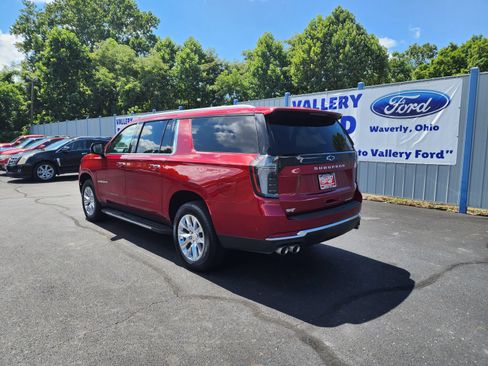 Used 2026 Chevrolet Suburban Premier w/ Sun And Tow Package AWD/4WD image 3