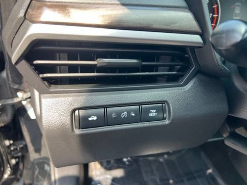 Used 2025 Nissan Altima 2.5 SV FWD image 8