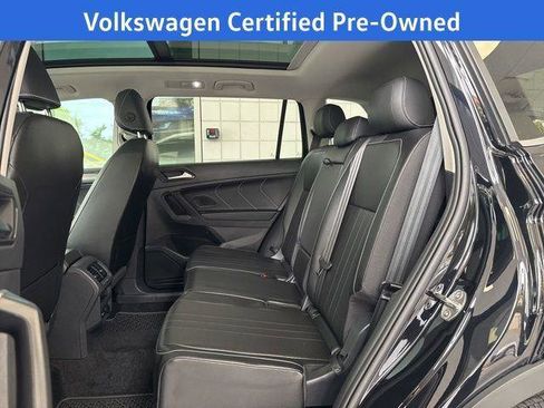 Used 2024 Volkswagen Tiguan SE w/ Panoramic Sunroof Package image 16