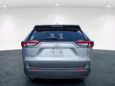 Used 2019 Toyota RAV4 XLE AWD/4WD image 14