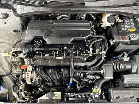 Used 2022 Hyundai Elantra SEL FWD image 39