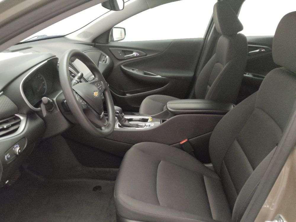 Used 2025 Chevrolet Malibu LT FWD image 17