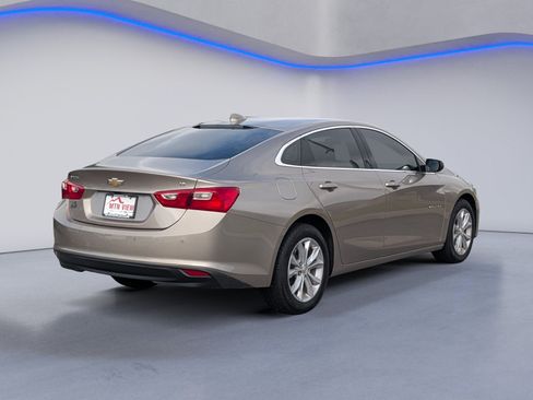 Used 2025 Chevrolet Malibu LT FWD image 9