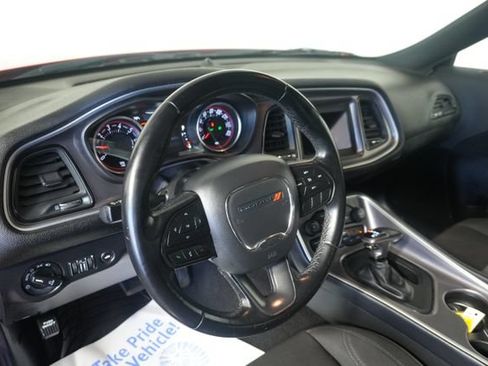 Used 2021 Dodge Challenger SXT w/ Driver Convenience Group RWD image 17