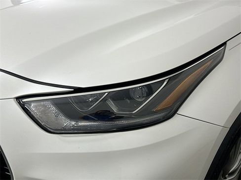 Used 2021 Toyota Highlander Platinum image 26