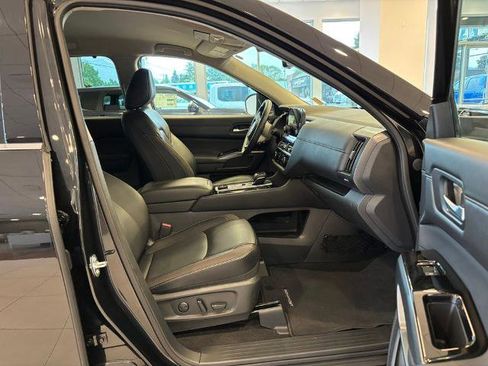 Certified 2024 Nissan Pathfinder SL w/ Cargo Package AWD/4WD image 25