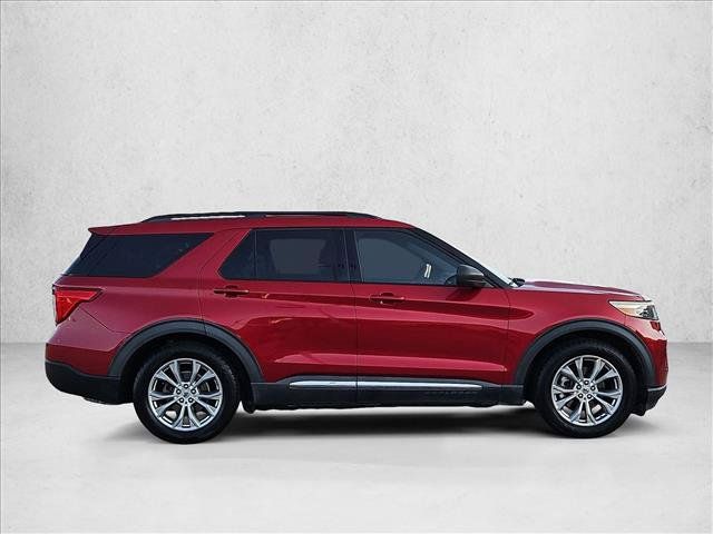 Used 2020 Ford Explorer XLT w/ Equipment Group 202A RWD image 4
