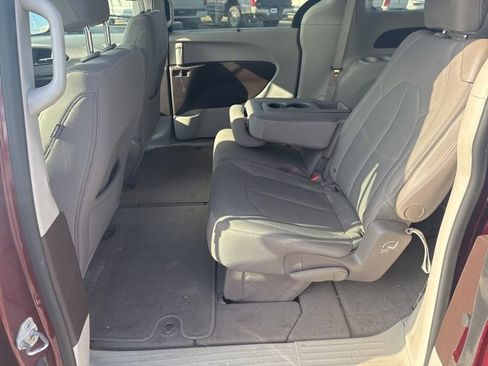 Used 2018 Chrysler Pacifica Touring Plus w/ Tire & Wheel Group image 9