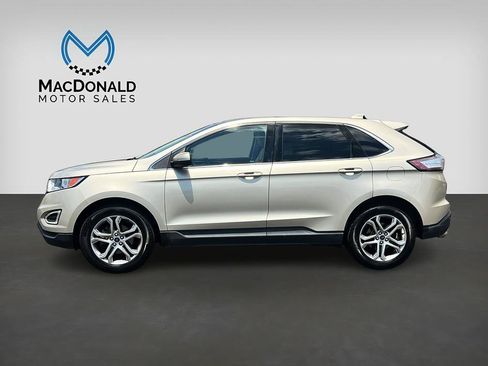 Used 2018 Ford Edge Titanium w/ Equipment Group 301A FWD image 4