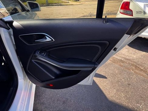 Used 2015 Mercedes-Benz CLA 250 4MATIC image 31