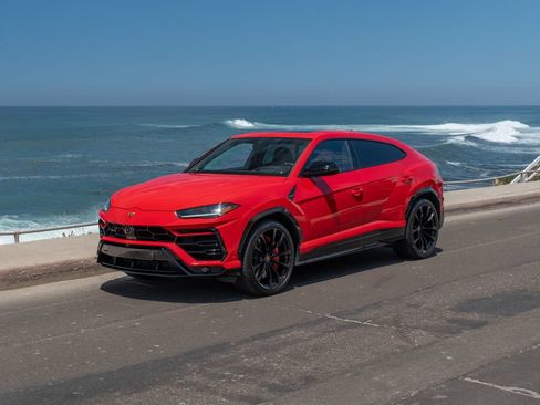 Used 2022 Lamborghini Urus AWD/4WD image 1