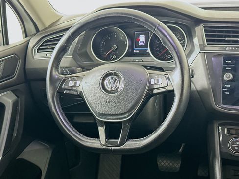 Used 2018 Volkswagen Tiguan SE w/ Panoramic Sunroof Package AWD/4WD image 18