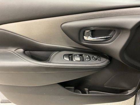 Used 2024 Nissan Murano SV w/ SV Midnight Edition Package image 11