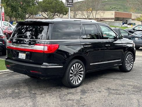 Used 2021 Lincoln Navigator Reserve image 3