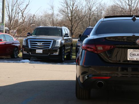 Used 2021 Alfa Romeo Giulia Ti w/ Nero Edizione image 13