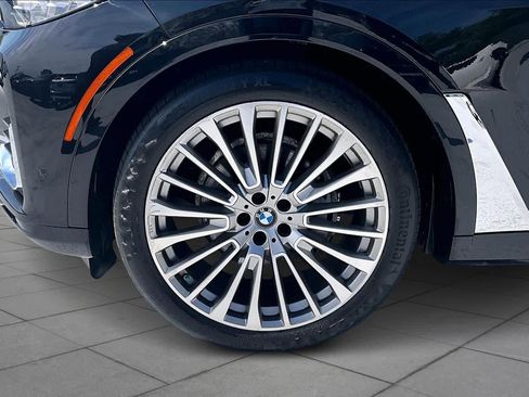 Used 2022 BMW X7 xDrive40i w/ Premium Package image 11